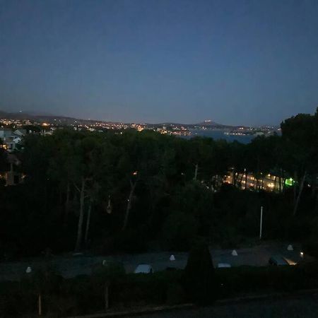 Athena Ohana, Les Pieds Dans L'Eau Bandol Extérieur photo