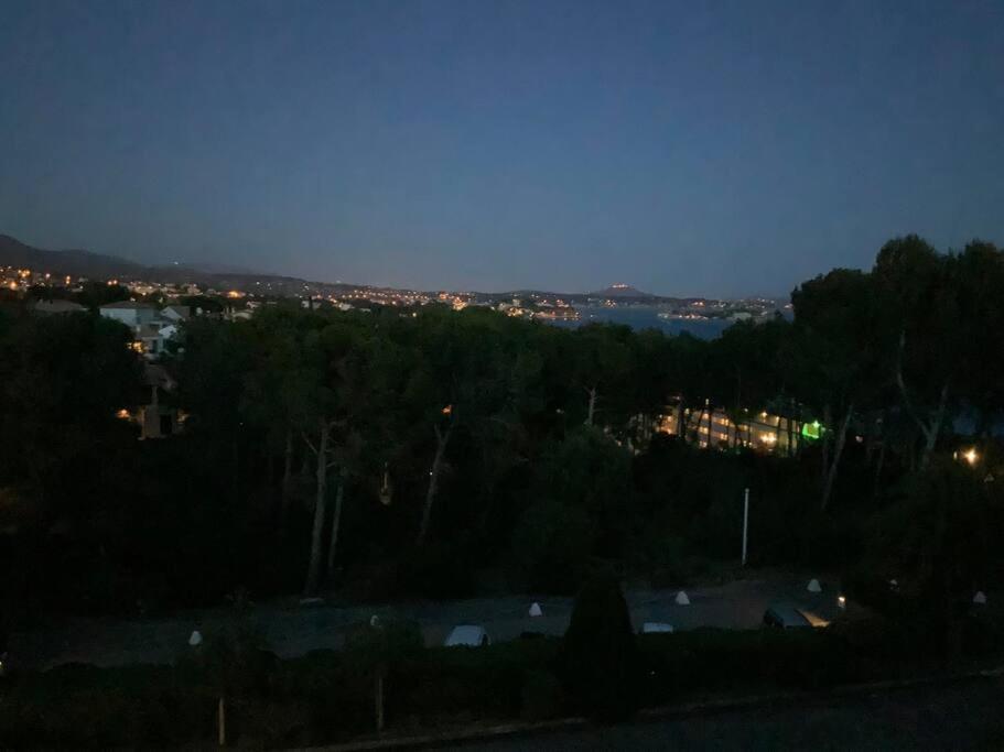 Athena Ohana, Les Pieds Dans L'Eau Bandol Extérieur photo