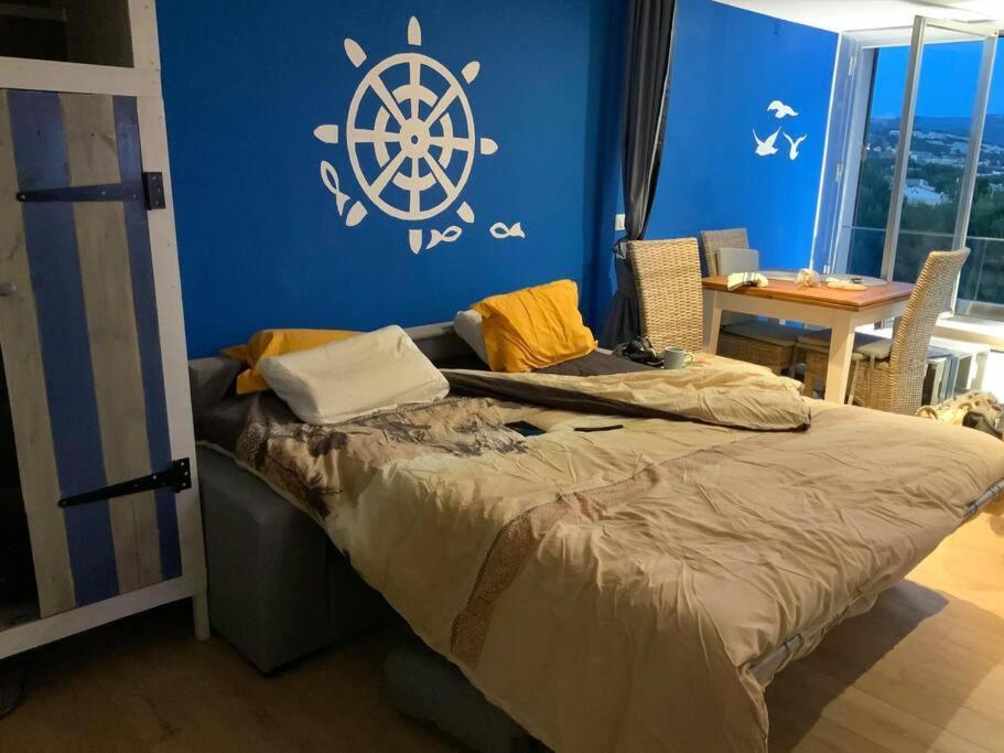 Athena Ohana, Les Pieds Dans L'Eau Bandol Extérieur photo
